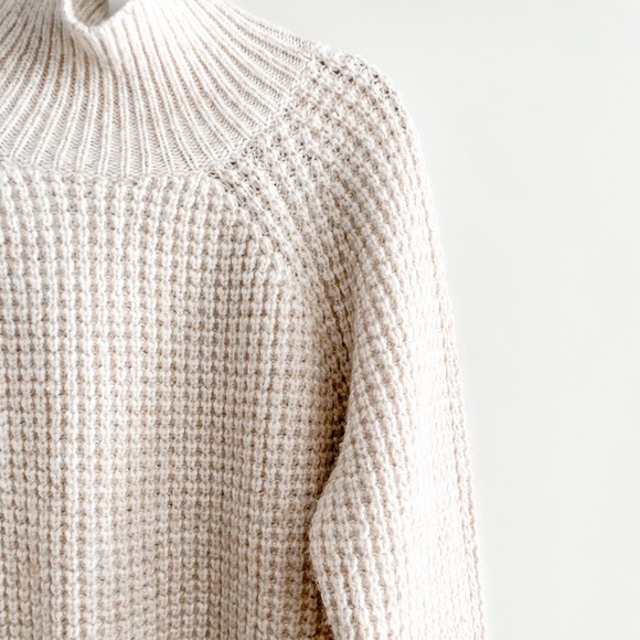 *SOLD* NWOT Wilfred Turtleneck Knit Sweater - Picture 15 of 15